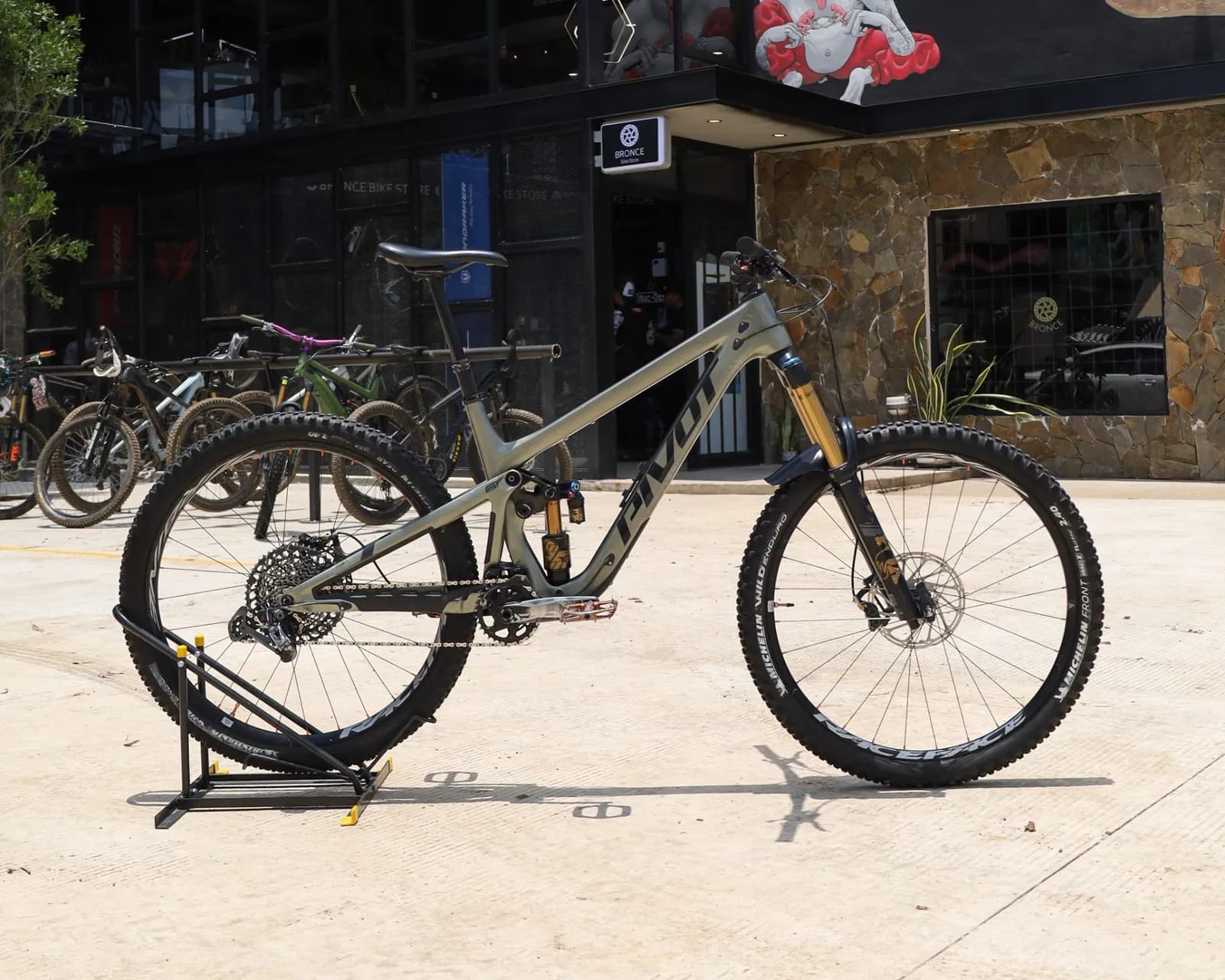 Pivot FIREBIRD GREEN 2023